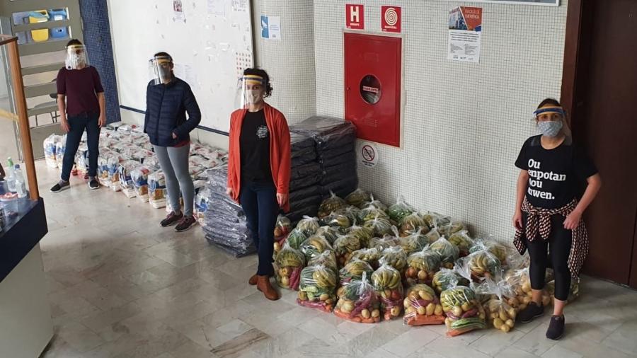 Professores entregam cestas para migrantes e refugiados em Curitiba - Divulgação