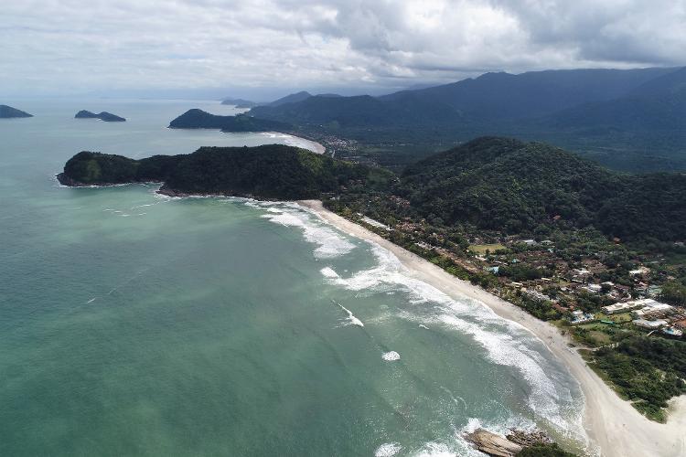 Vista aérea da praia de Boiçucaanga, em São Sebastião - Cristian Lourenço/Getty Images/iStockphoto - Cristian Lourenço/Getty Images/iStockphoto