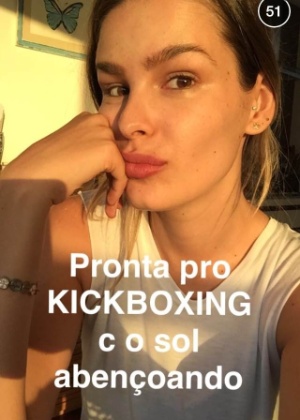 Yasmin Brunet aparece pronta para a aula de kickboxing em foto postada no Snapchat