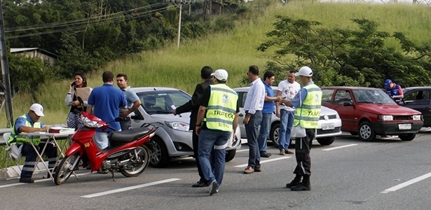 Em breve todos os ciclomotores deverão ter placa e o piloto ser maior de 18 e habilitado - Divulgação - Divulgação
