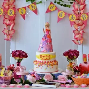 8 ideias de Bolo de aniversário 12 em 2023  aniversário da barbie, bolo  barbie, decoração festa barbie