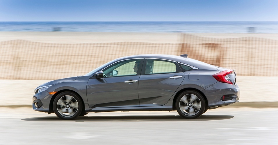 Honda Civic Touring 1.5 Turbo CVT - Divulgação