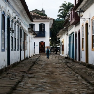 28.jun.2016 - Ruas históricas da cidade de Paraty, interior do Rio, sede da Festa Literária Internacional de Paraty (Flip) - Bruno Poletti/Folhapress