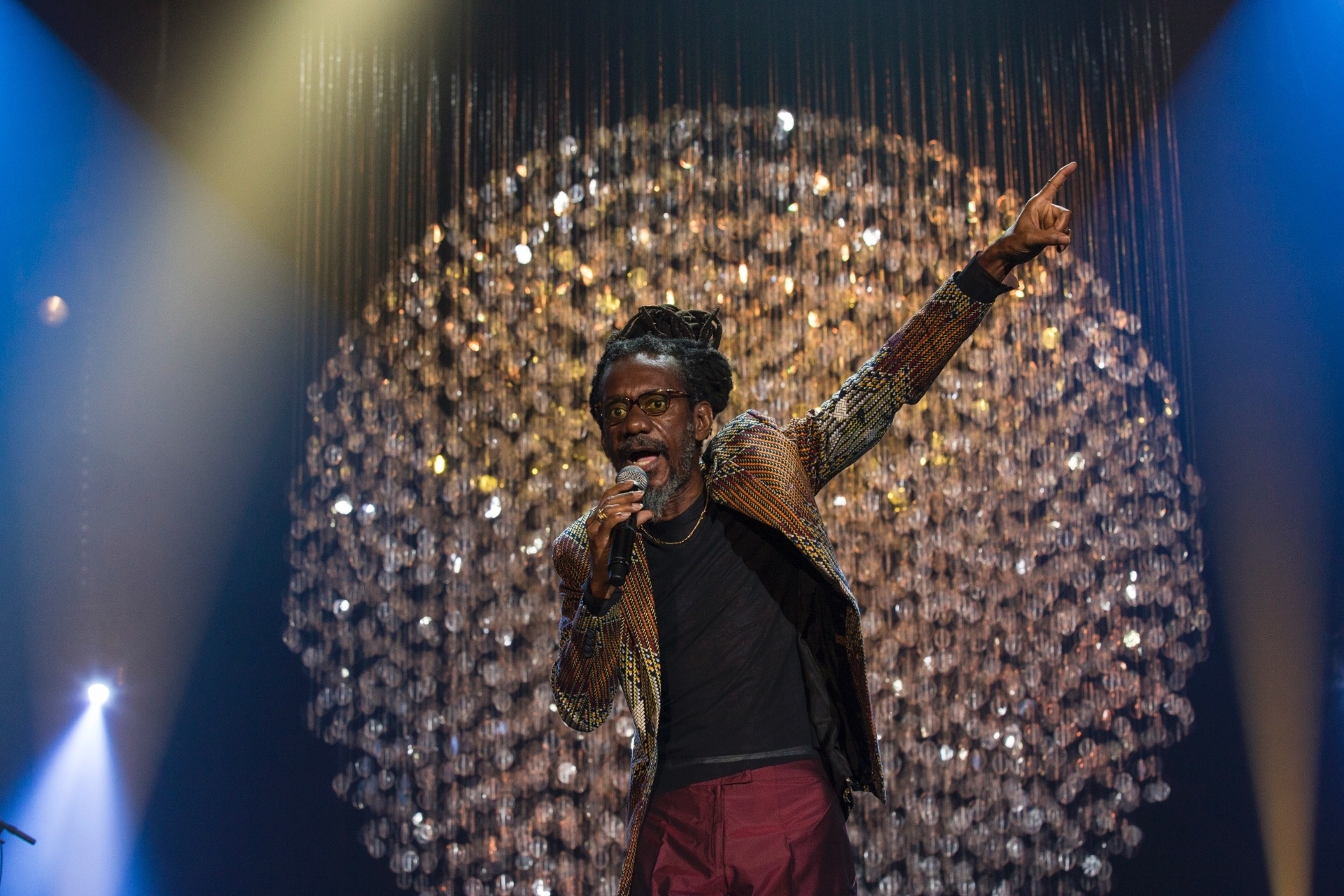 11.jul.2016 - Luiz Melodia estreia o "Globo de Ouro Palco Viva" com o clássico ?A Voz do Morro? de Zé Ketti. O programa gravado em abril na Cidade das Artes no Rio de Janeiro vai ao ar na noite de 11 de julho no Canal Viva - Marcelo Tabach