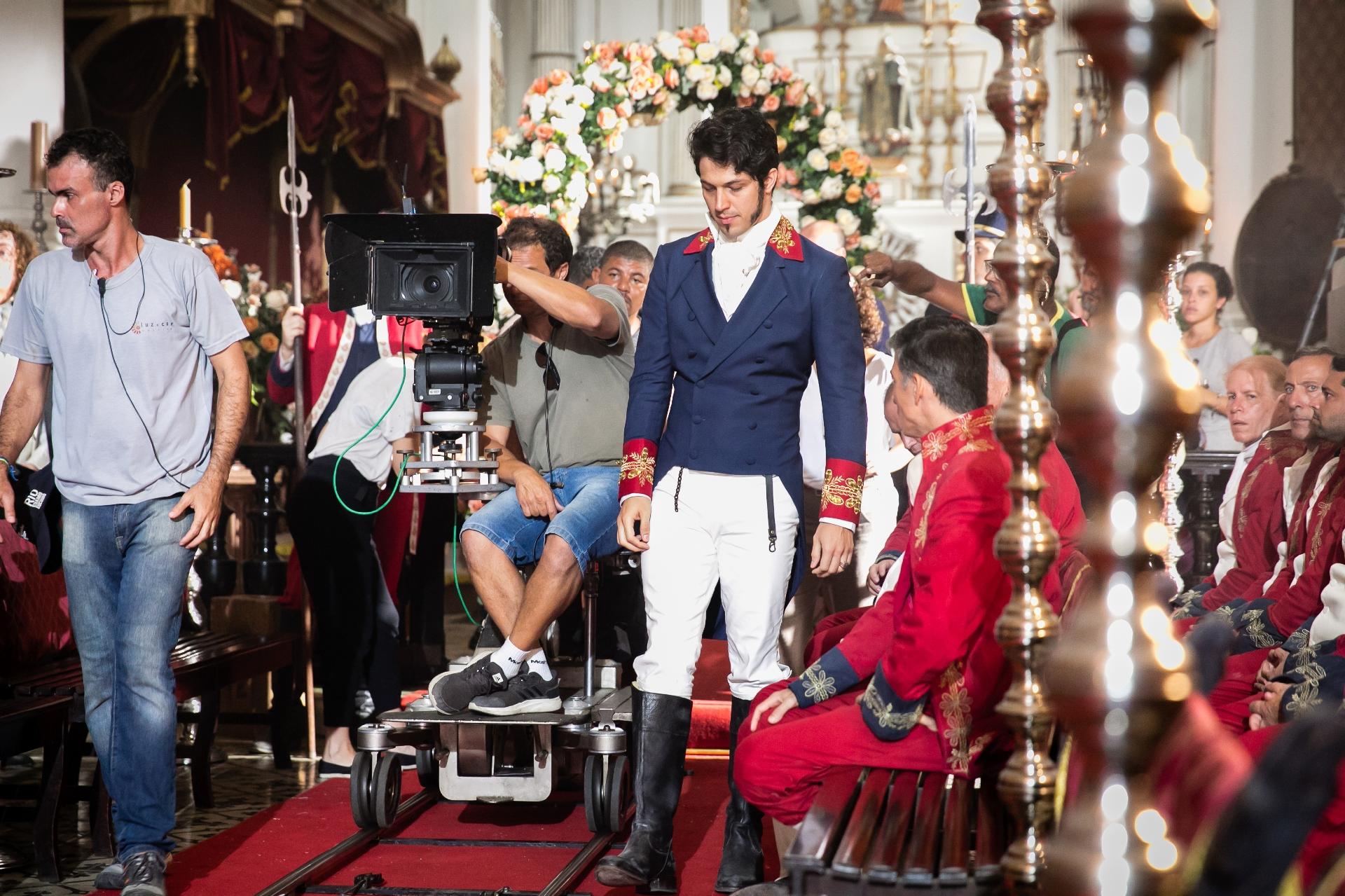 Bastidores da gravação do casamento de Leopoldina (Letícia Colin) e Dom Pedro (Caio Castro) em "Novo Mundo". A sequência, realizada na Igreja Nossa Senhora do Bom Sucesso, no Rio, está prevista para ir ao ar na quinta-feira (30) - Tata Barreto/TV Globo