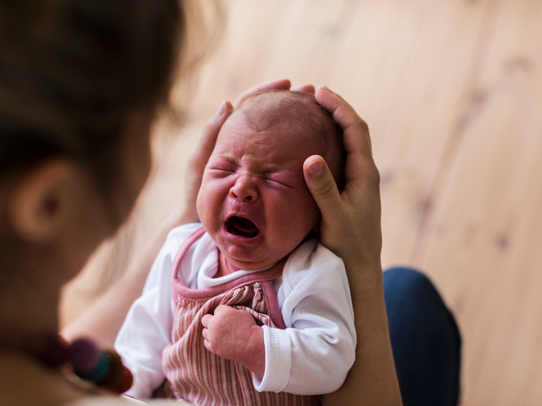 Está difícil saber por que seu bebê está chorando? Essas dicas podem ajudar