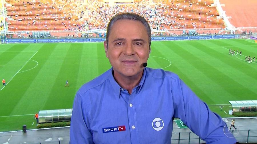 O narrador esportivo Luis Roberto, da Globo, na transmissão de Santos x Vasco pelo Campeonato Brasileiro - Reprodução/TV Globo