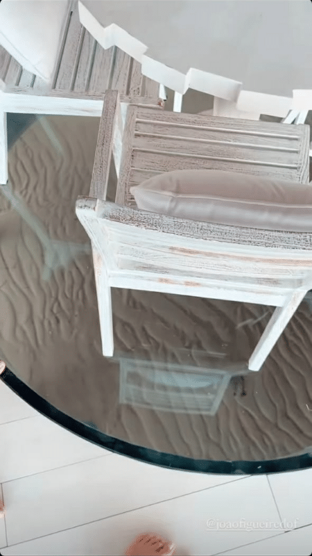 Abertura de vidro no quarto de hotel de Sasha e João Figueiredo - Reprodução/Instagram - Reprodução/Instagram