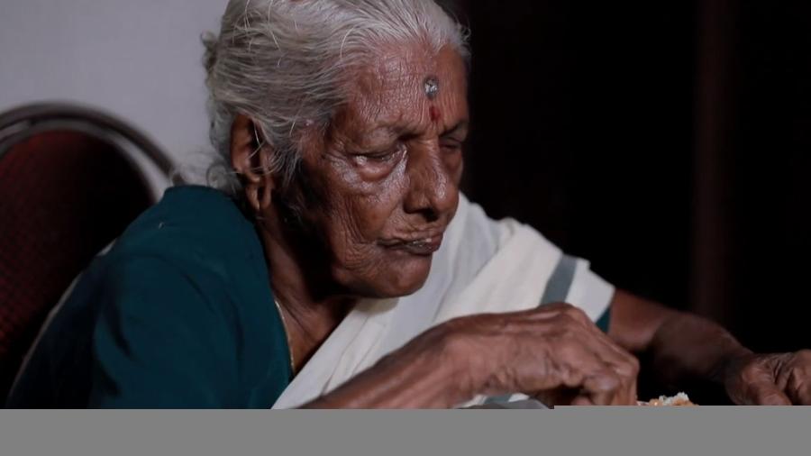 Kuttiyama, uma mulher de 104 anos que vive no Estado indiano de Kerala - BBC