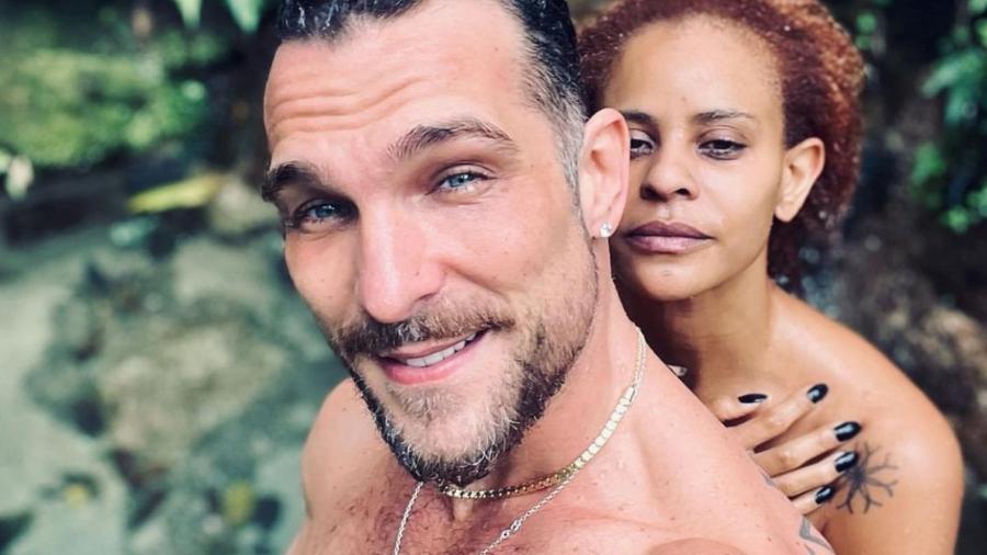 Igor Rickli e a esposa Aline Wirley aparecem nus em fotos nas redes sociais - Reprodução/Instagram