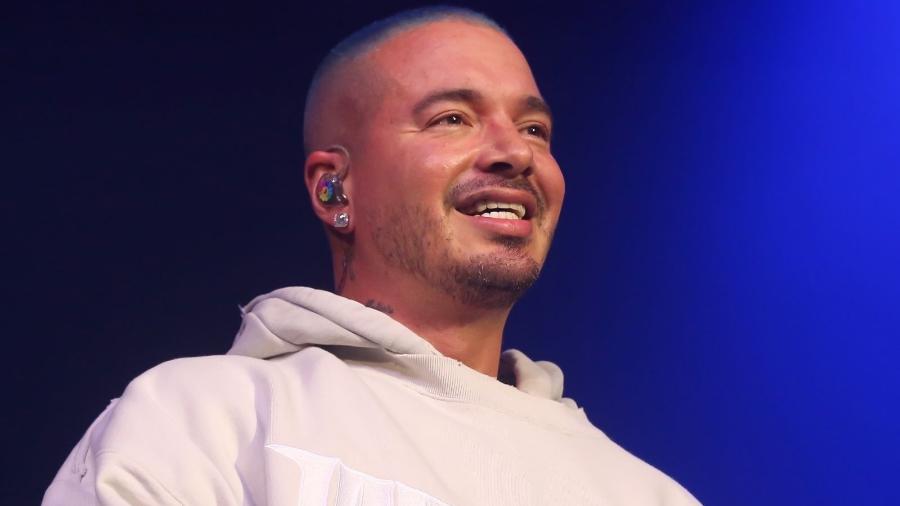 J Balvin Se Declara A Anitta E Fala De Dificuldade Para Vir Ao Brasil