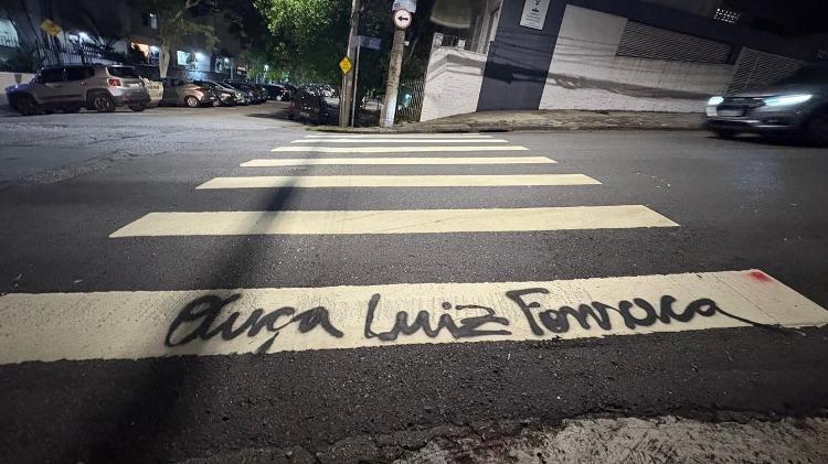 Não se sabe se é mensagem publicitária ou ideológica, por exemplo Não se sabe se é mensagem publicitária ou ideológica, por exemplo