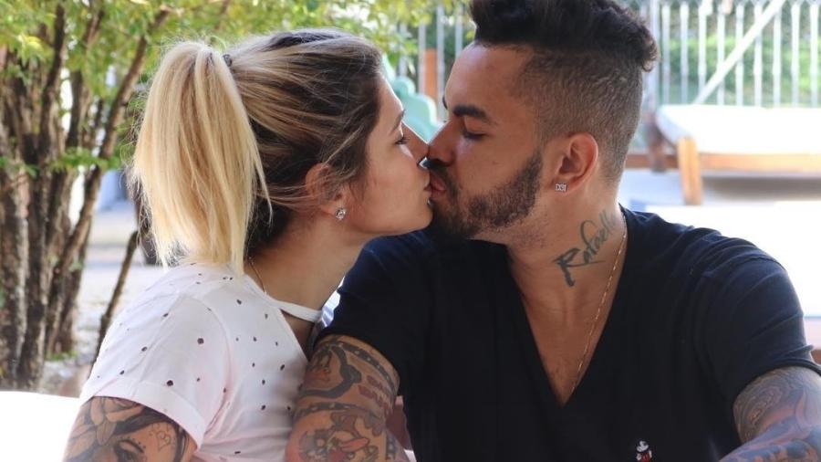 Casado com Dani Souza, Dentinho tatuou o nome das gêmeas no pescoço, Sophia e Rafaella - Reprodução/Instagram/mlkdentinho