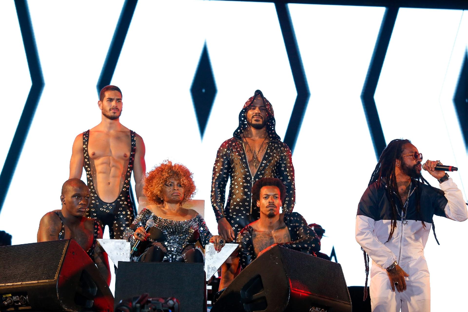 Elza Soares fez sua estreia no Rock in Rio como convidada de honra do rapper Rael no Palco Sunset - Marco Antonio Teixeira/UOL