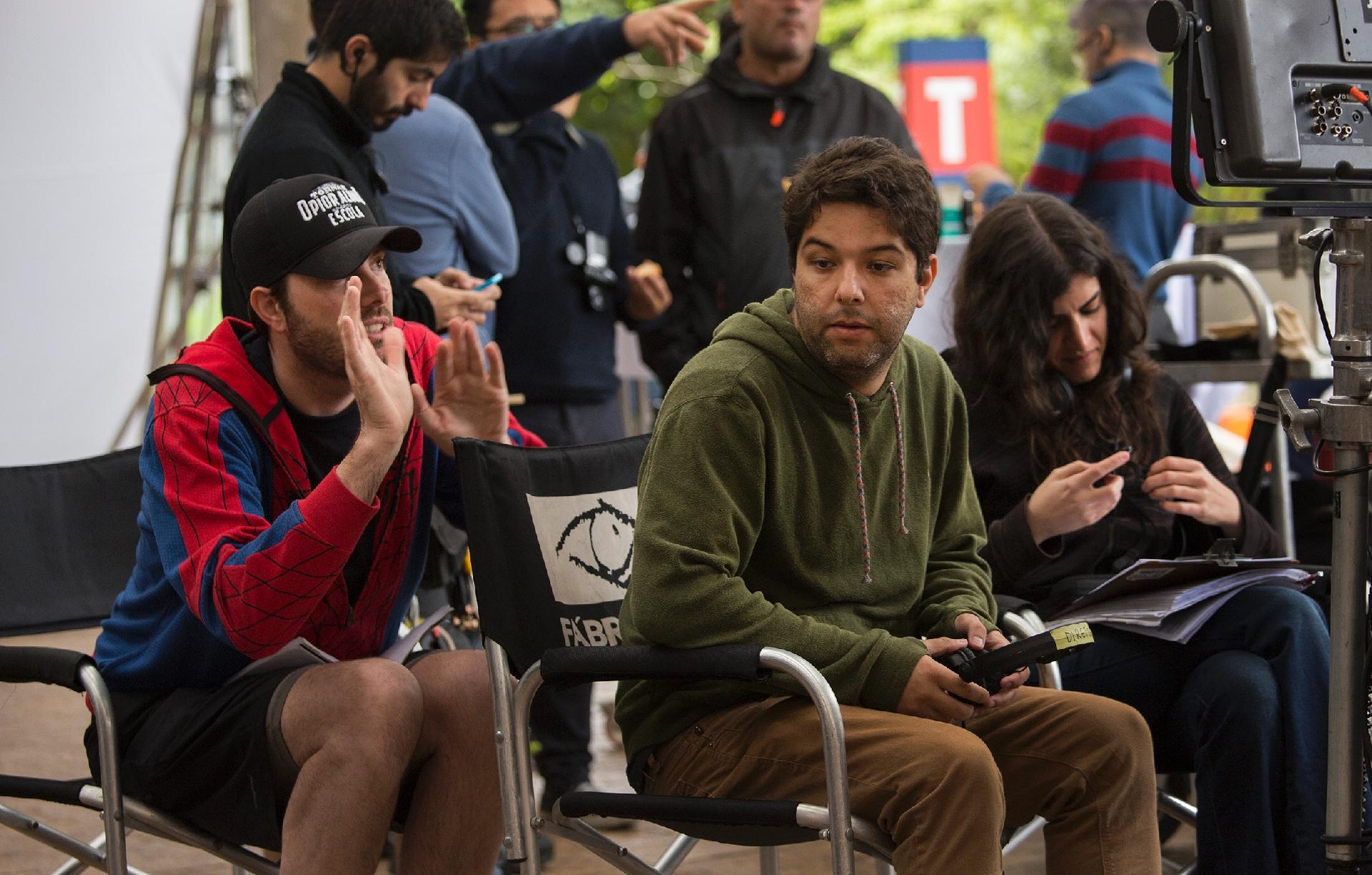 Danilo Gentili com o diretor Fabrício Bittar nos bastidores de gravação de "Como se Tornar o Pior Aluno da Escola" - Divulgação