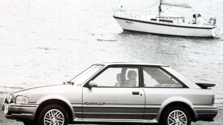 Foto da época do lançamento do XR3 Fórmula, com produção limitada a 750 unidades e duas cores - Divulgação - Divulgação