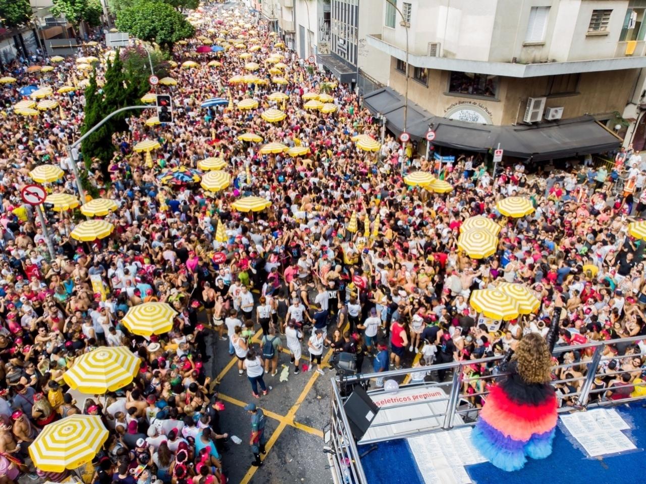 Multidão tomou a rua da Consolação para o show de Daniela Mercury - Edson Lopes Jr./UOL