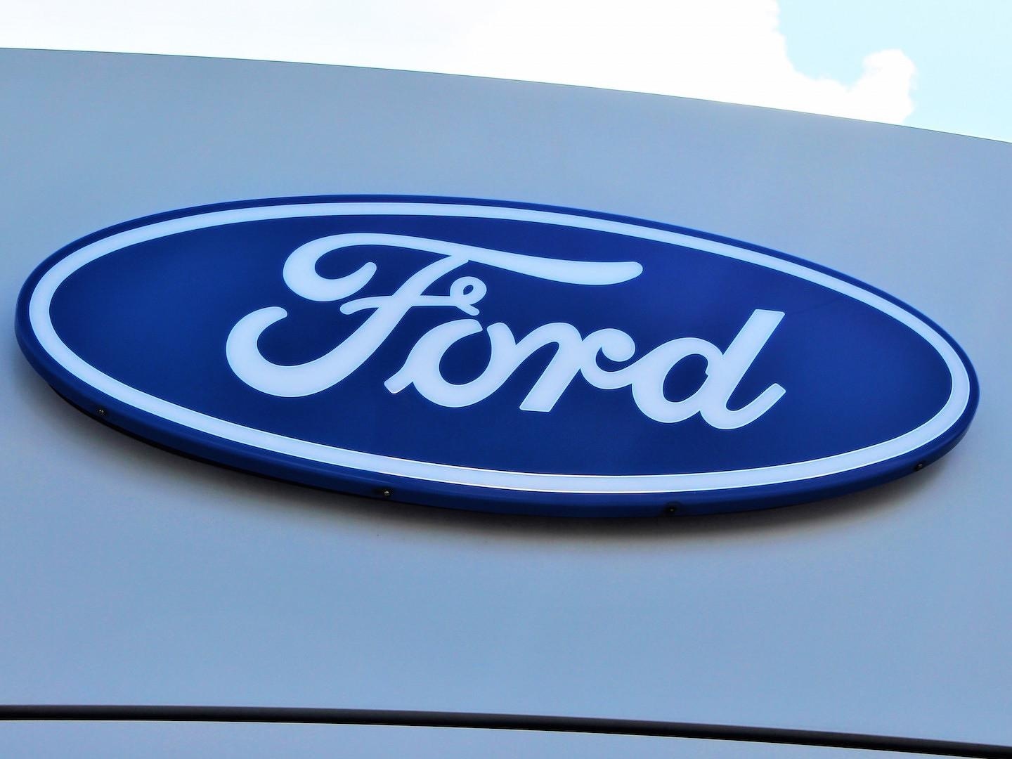 Ford, 3M e outras