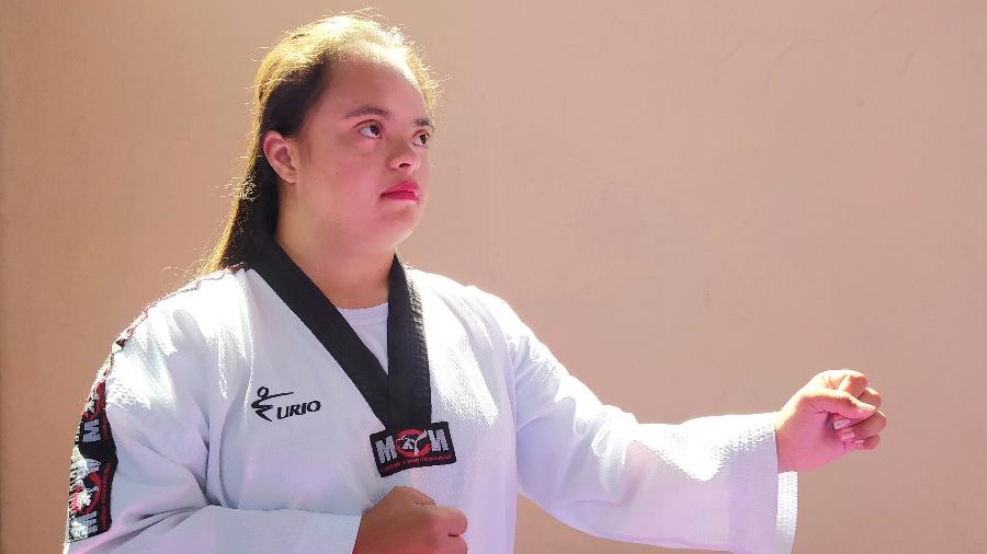 Mônica Rocha é instrutora de taekwondo e treina a arte marcial há seis anos - Rodrigo Bertolotto/UOL