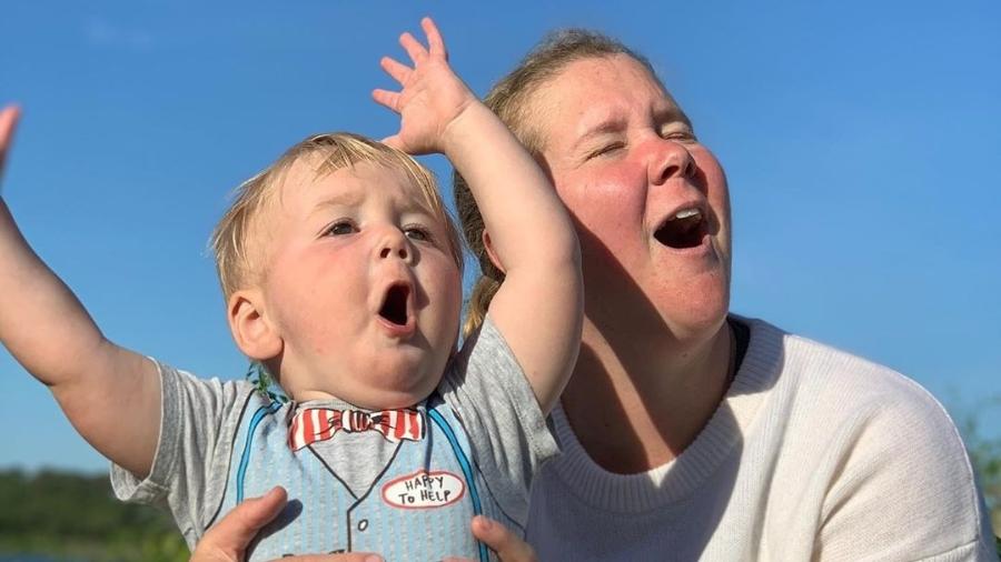 Amy Schumer com o filho, Gene, de um ano - Reprodução/Instagram