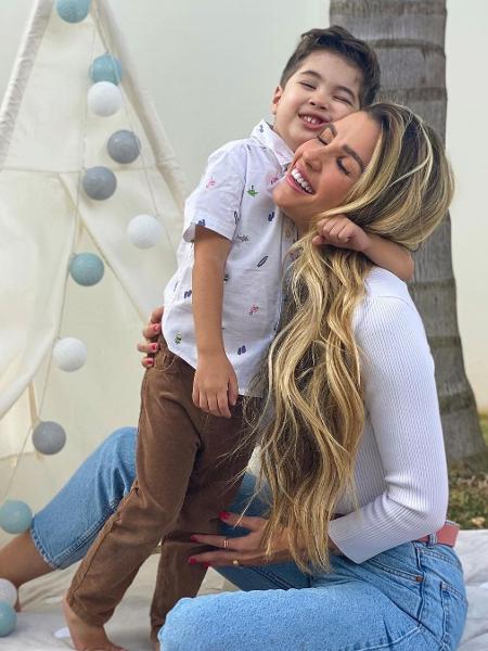 Aline Gotschalg e o filho Lucca, de 4 anos - Reprodução/Instagram