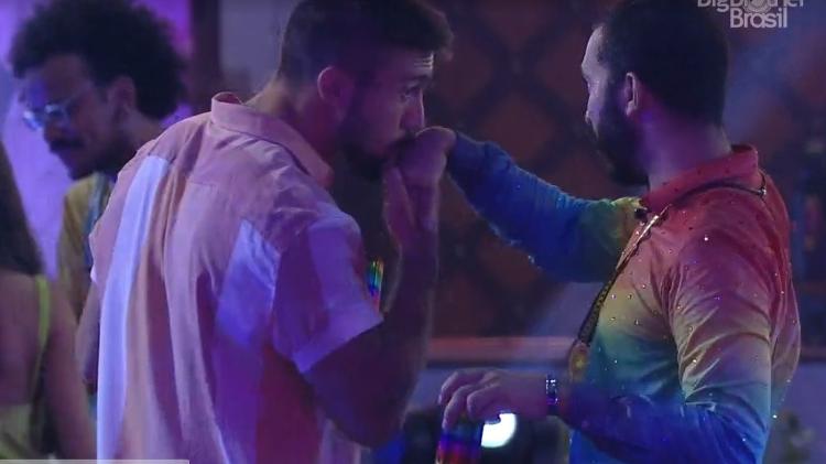 BBB 21: Arthur dá apoio para Gilberto - Reprodução/ Globoplay - Reprodução/ Globoplay
