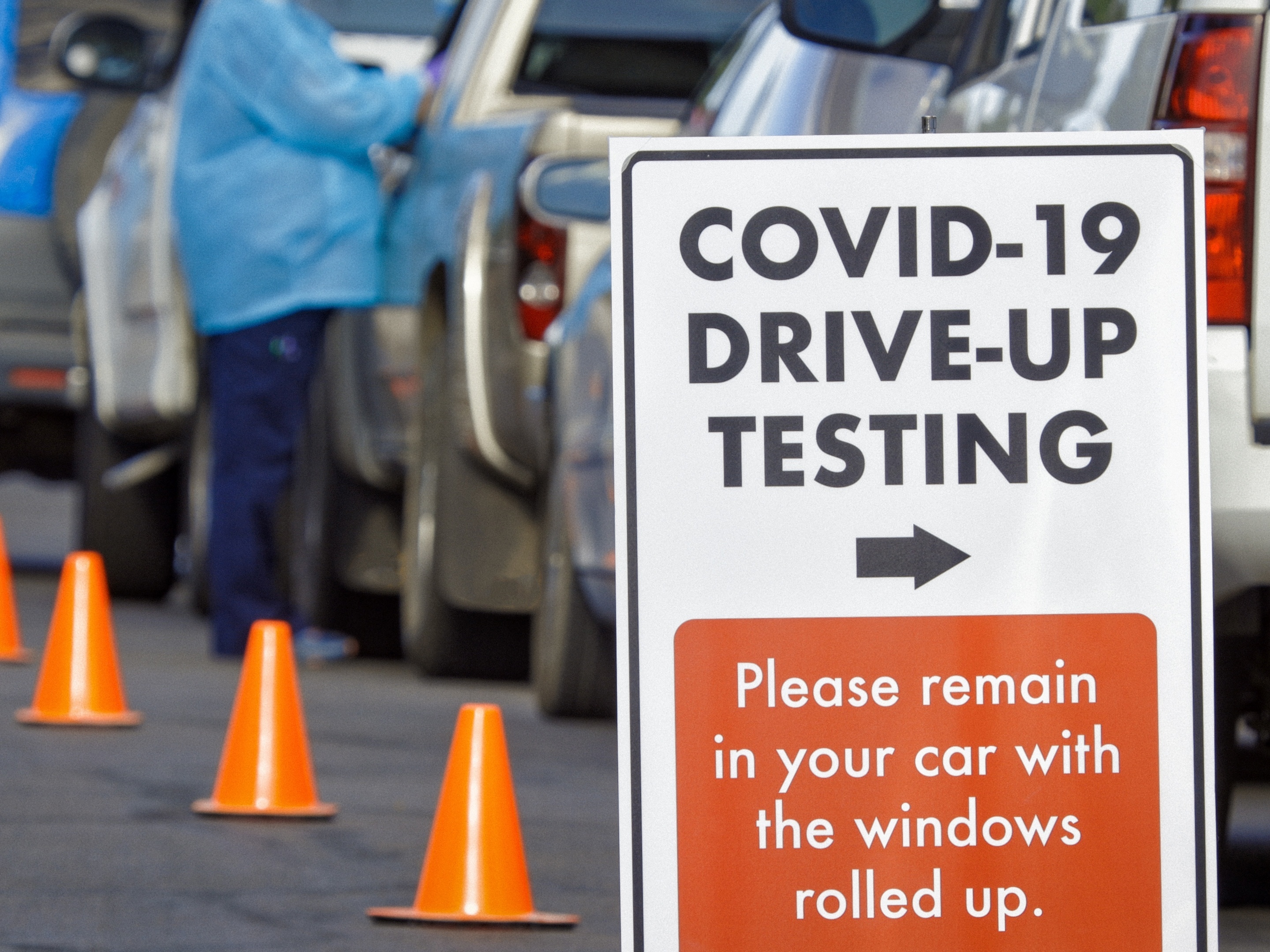 Shopping em Barueri tem drive thru do Lavoisier para testes de covid-19