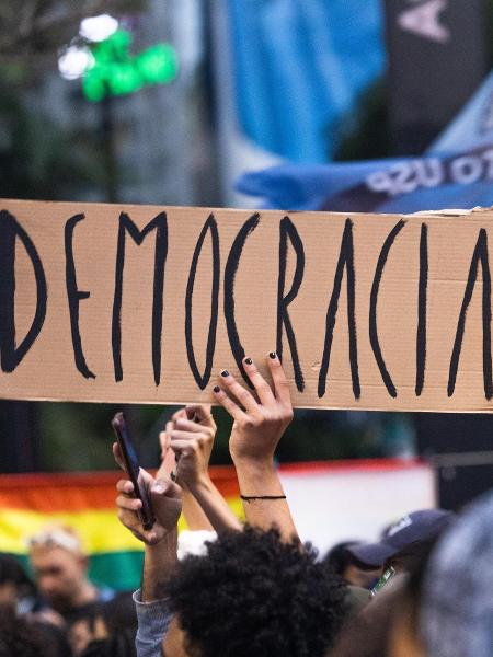 Ato em defesa da democracia em frente ao Fórum de Justiça Federal na Avenida Paulista em São Paulo (SP), nesta quinta-feira (11) - Marina Uezima/Futura Press/Folhapress