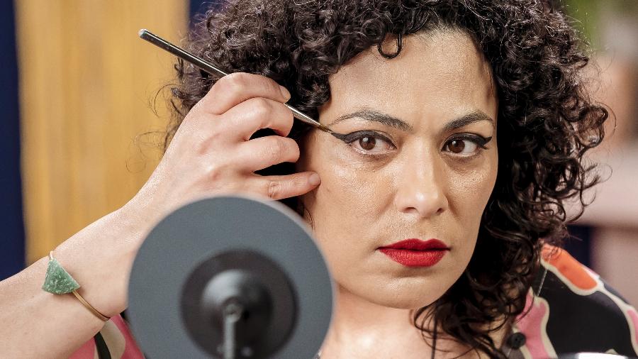 Na sexta temporada de "E Ai, Beleza?" Fabi Gomes ensinou a fazer diversos tipos de maquiagem - Mariana Pekin/UOL