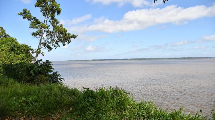 Baía do Guajará, que banha a orla do distrito onde vivem os Warao.
