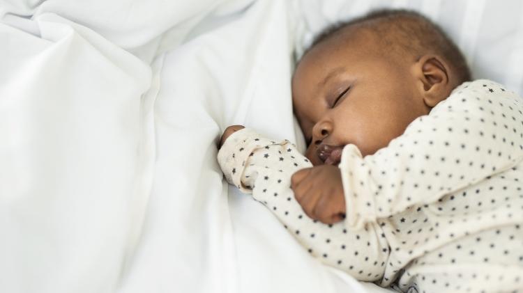 Os bebês passam mais tempo na fase REM do sono