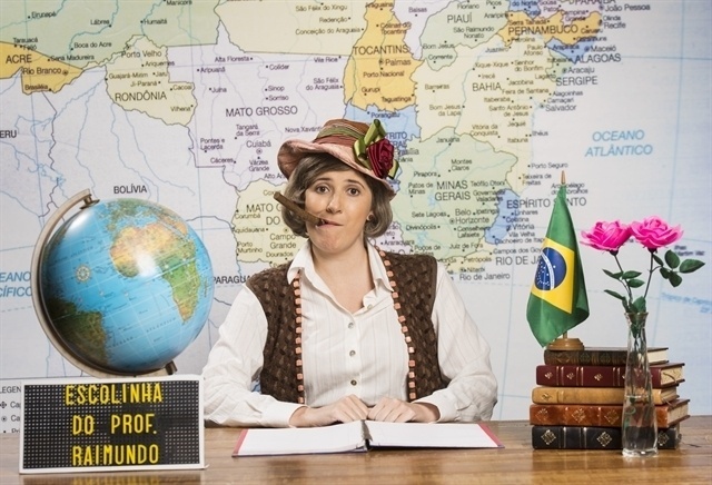 Dani Calabresa faz a dona Catifunda, personagem interpretado por Zilda Cardoso na versão original. Com seu inseparável charuto, ela tem resposta para tudo - João Miguel Júnior/TV Globo