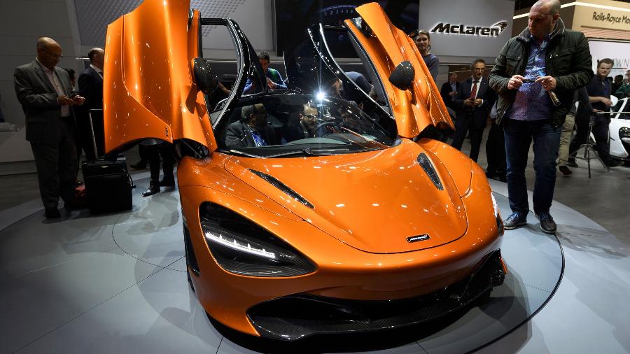 McLaren 720S Coupé. Veículo chama atenção pelo design exclusivo e potente motor de 720 cavalos