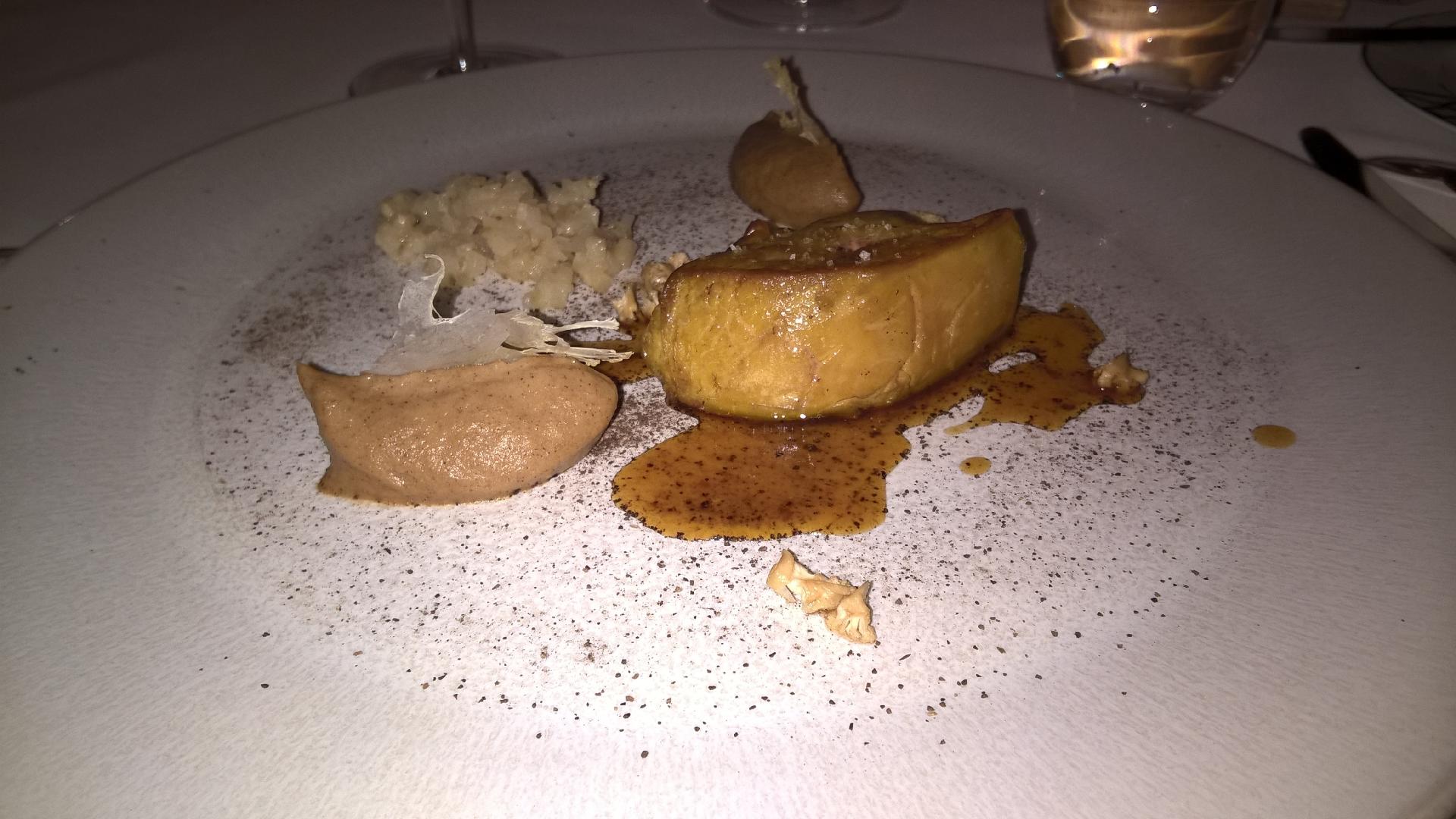 prato com foie gras do restaurante Relais Bernard Loiseau - Arquivo Pessoal