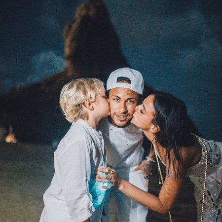 Neymar ganha beijo do filho e de Bruna Marquezine - Reprodução/Instagram/neymarjr