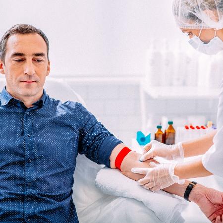 O novo teste detecta os diferentes tamanhos dos fragmentos do DNA tumoral no sangue - iStock