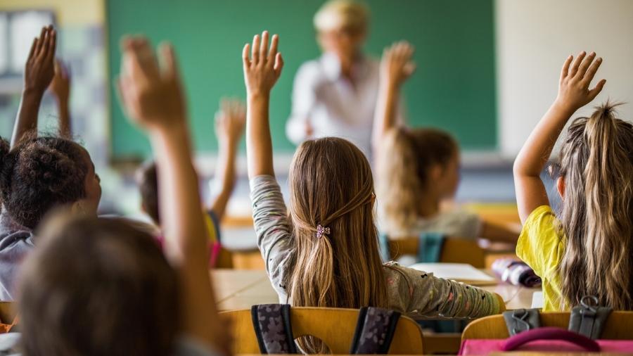 Crianças na sala de aula - Getty Images