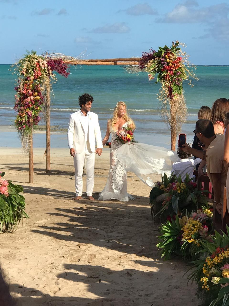 Jorge Sestini e Caroline Bittencourt se casam em São Miguel dos Milagres, em Alagoas - Filipe Paes/Studio 47