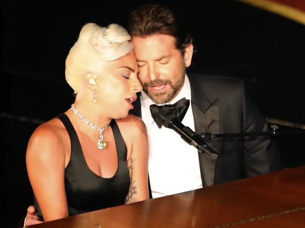 Lady Gaga e Bradley Cooper cantam "Shallow", do filme "Nasce Uma Estrela", no Oscar 2019