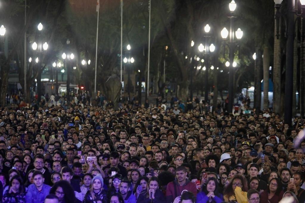 Praça da Sé lotada na Virada Cultural, na noite deste sábado - Marcelo Justo/UOL