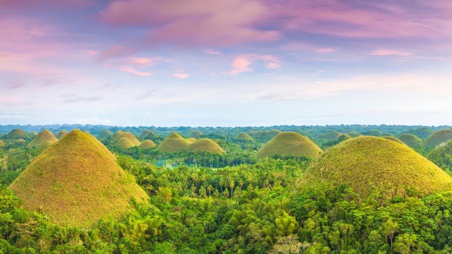 As Chocolate Hills ficam na província de Bohol, nas Filipinas  - GoodOlga/Getty Images/iStockphoto