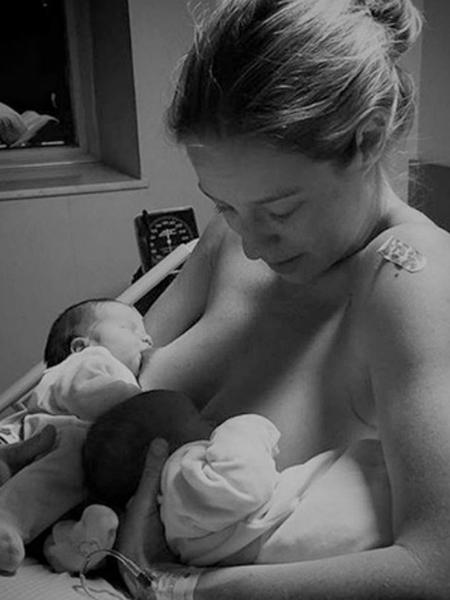 Luana Piovani, em foto antiga amamentando os filhos gêmeos - Reprodução/Instagram