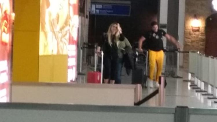 Camila Ângelo e Hulk em aeroporto - Coluna do Leo Dias  - Coluna do Leo Dias 