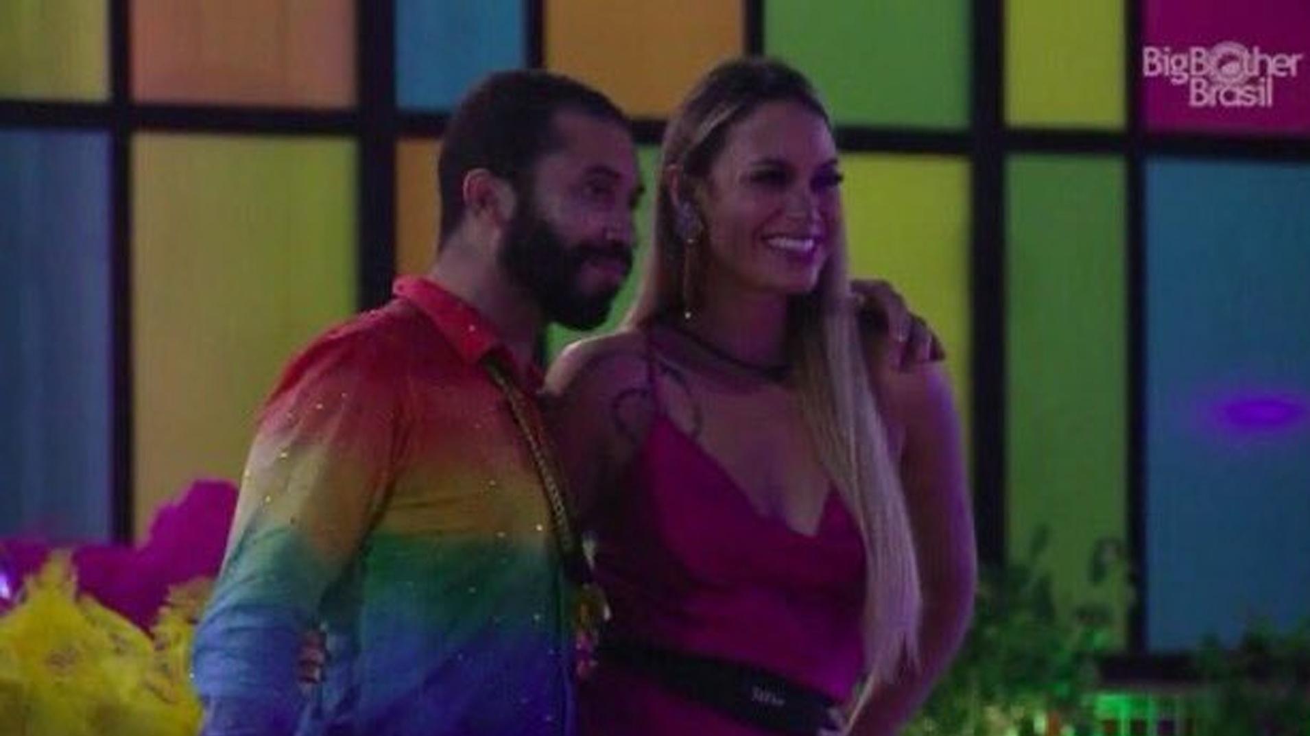 BBB 21: Gilberto and Sarah enjoying the party together - Playback / Globoplay