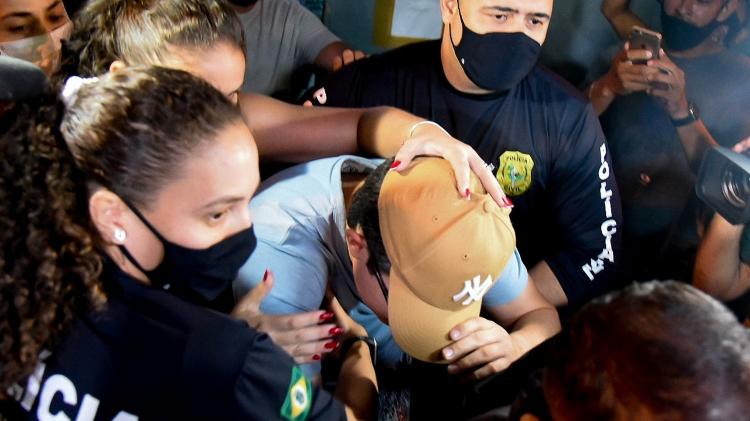 DJ Ivis deixa delegacia em Fortaleza - Caio Rocha e Francisco Cepeda/AgNews - Caio Rocha e Francisco Cepeda/AgNews