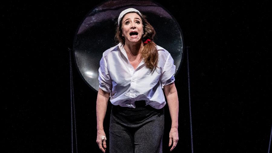 Marisa Orth em cena da peça "Barbara" Marisa Orth em cena da peça "Barbara"