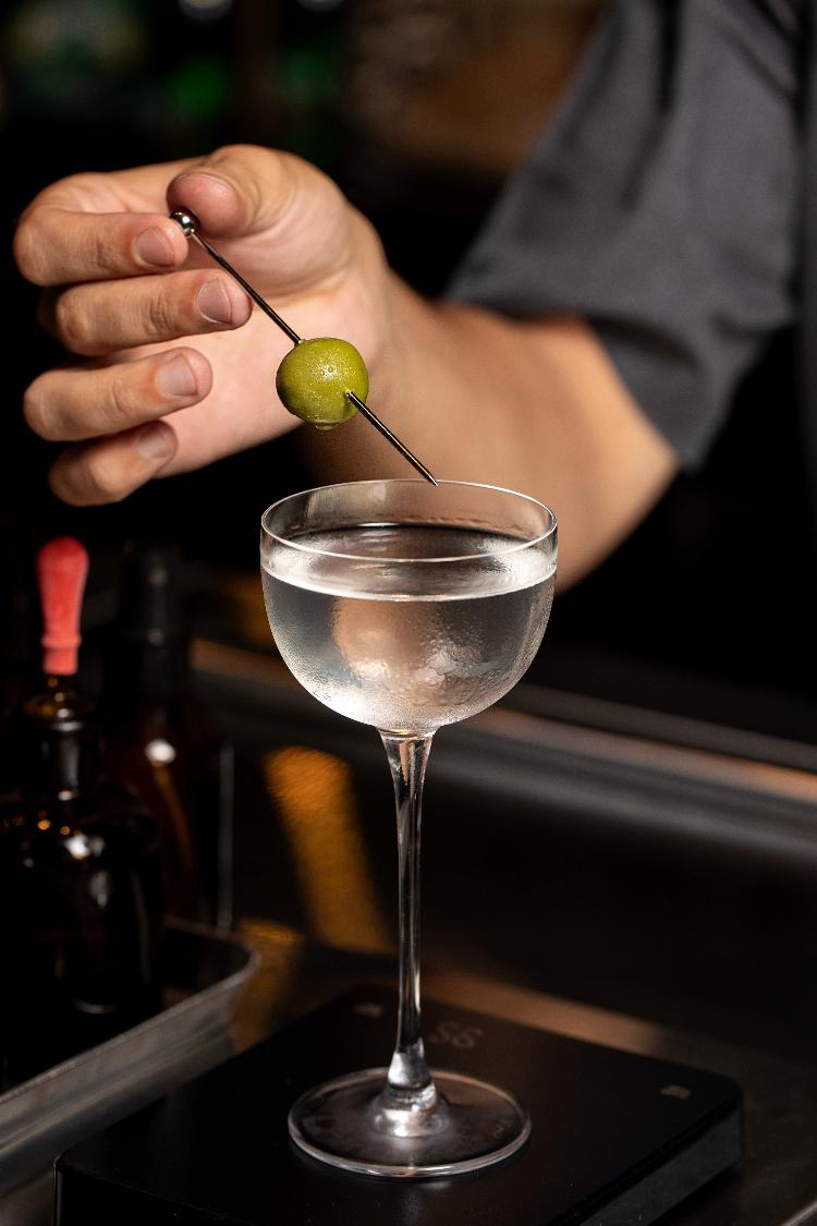 Dry martíni do bar The Liquor Store, em São Paulo Dry martíni do bar The Liquor Store, em São Paulo
