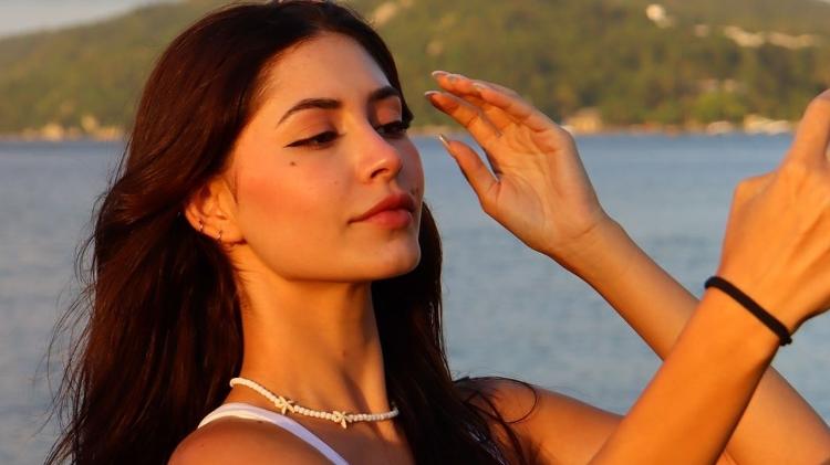 Mariana Louise começou a vender fotos dos pés após pedidos no Instagram Mariana Louise começou a vender fotos dos pés após pedidos no Instagram