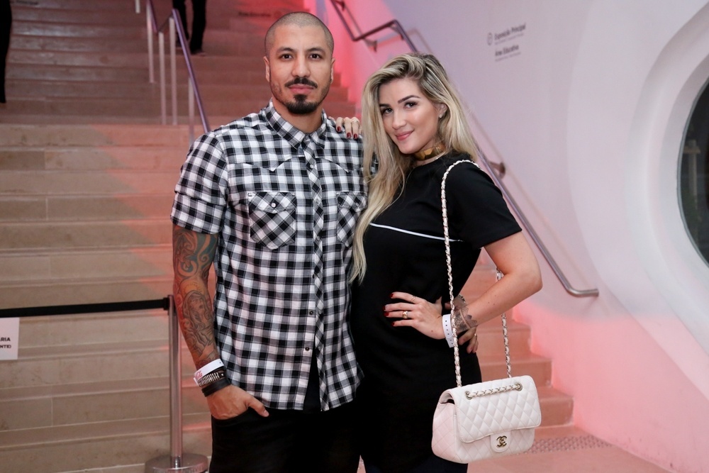 Grávida de sete meses, Aline vai a evento no Museu do Amanhã com Fernando - Roberto Filho / Brazil News