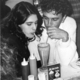 1989 - Caetano Veloso e Paula Lavigne dividem um milk-shake em restaurante em São Paulo - Folhapress